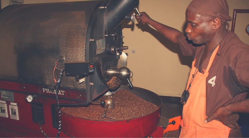 Nun wird der Kaffee geröstet