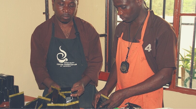 Verpacken des Cafe de Maraba