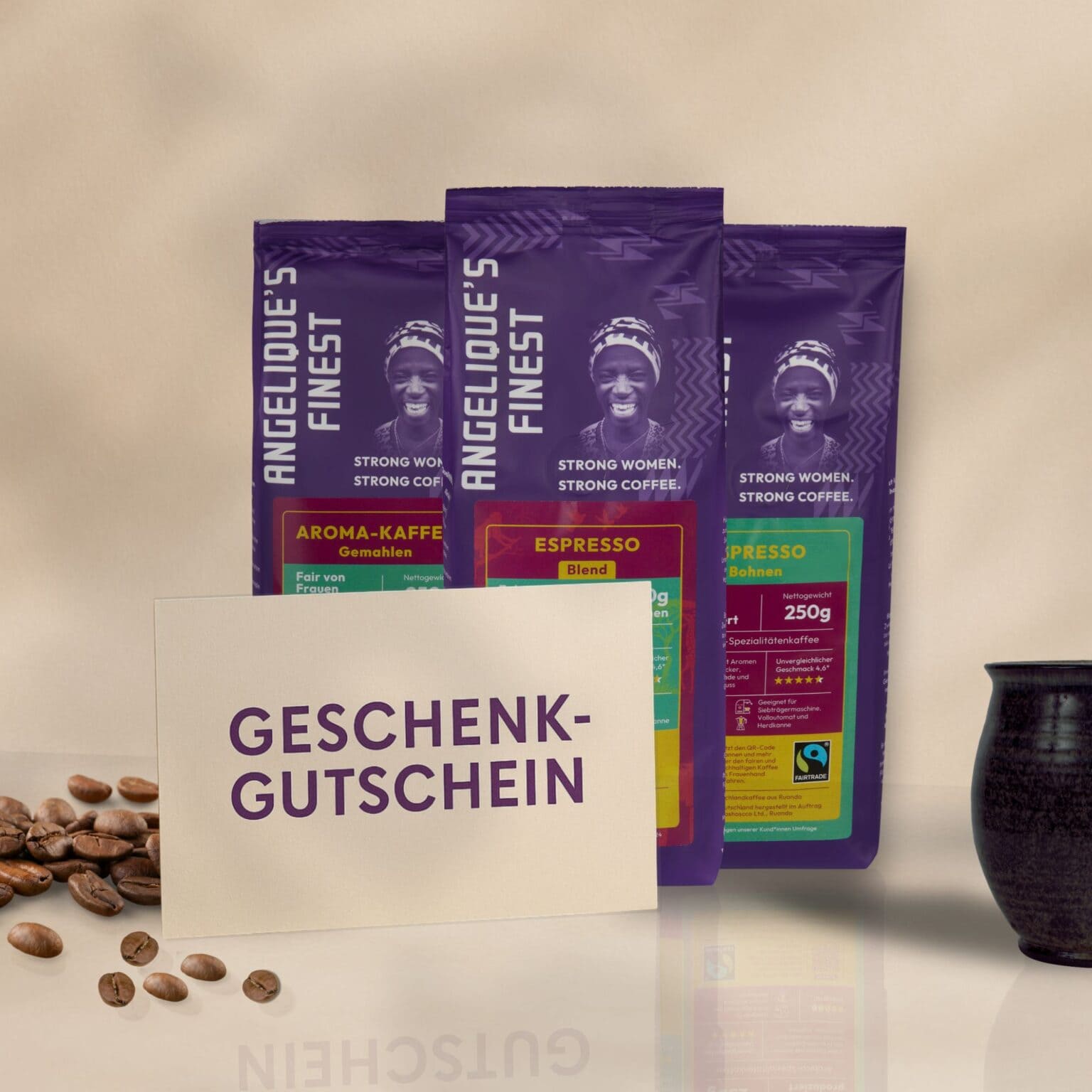 Gutschein Kaffee Kooperative Geschenkgutschein Kaffee Kooperative mit Kaffee Probierpacket im Hintergrund